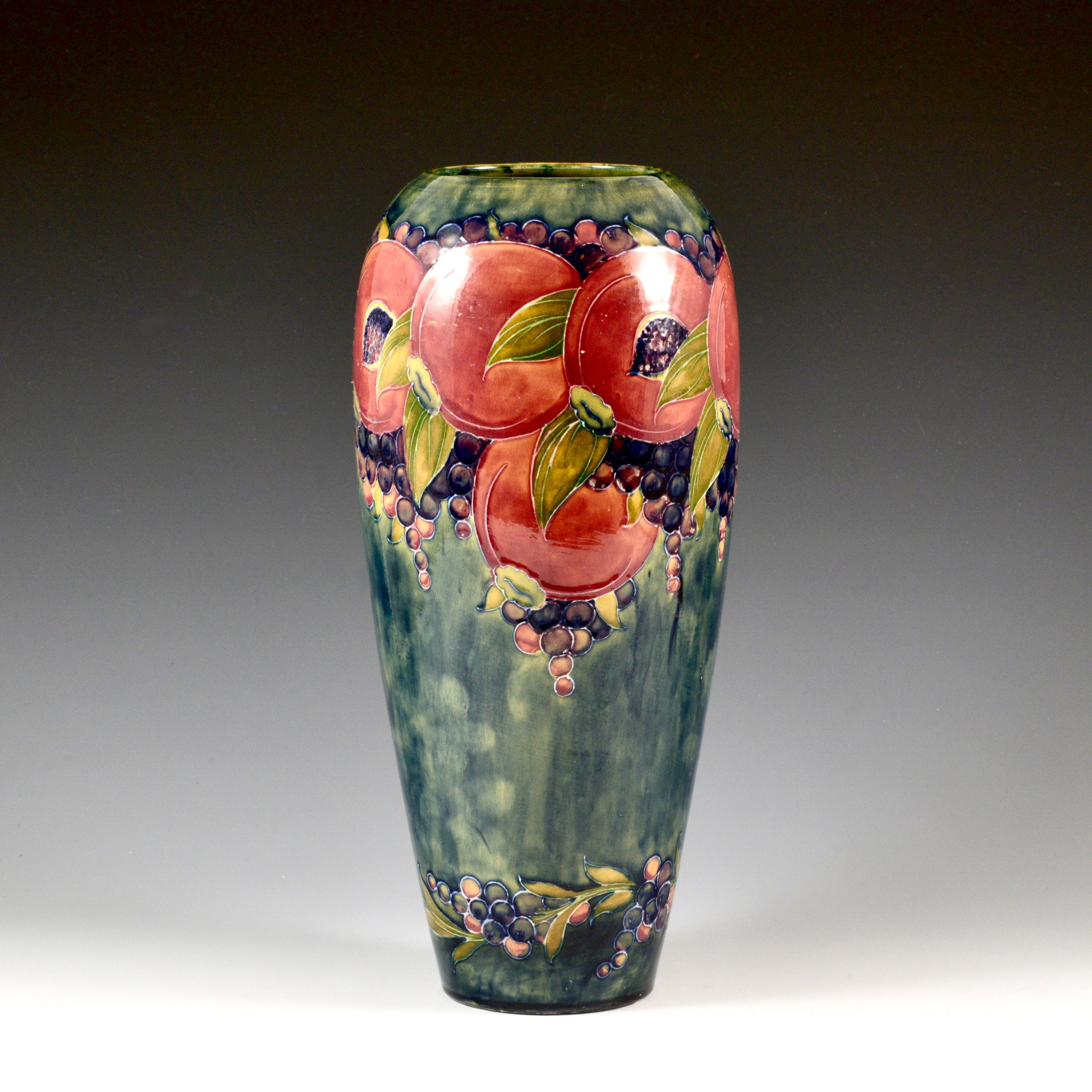 Pomegranate Vase - William Moorcroft, c. 1915